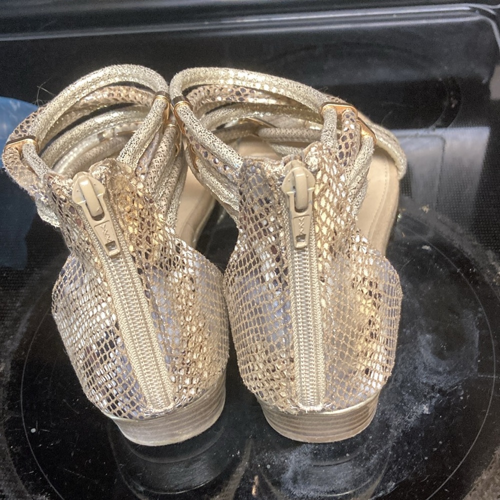 Cute sandals 9 - Picture 2 of 9